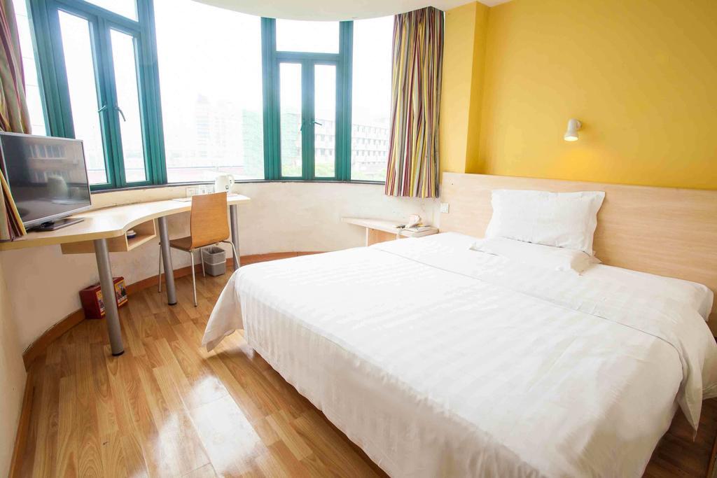 7Days Inn Mei Zhou Bin Fang Avenue Мейджоу Стая снимка